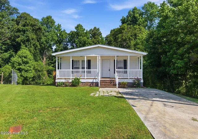 Photo 3 of Single family home for sale at 307 Shipmans Pike, Jacksonville, NC 28546 | MLS# 100578955 | Listing updated on 2026-09-01
