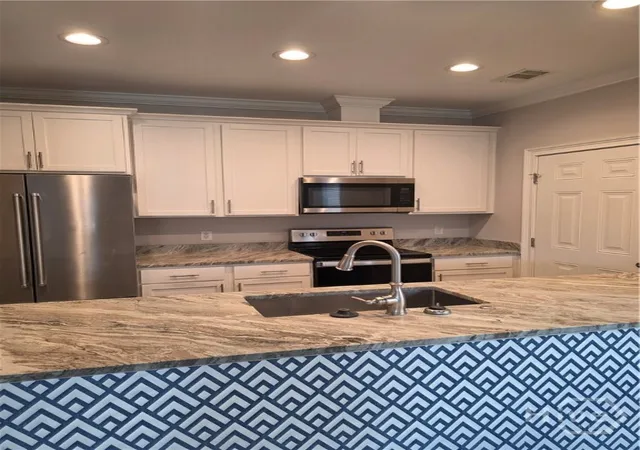 Homes for sale in Savannah, GA | 29 Travis St, Savannah, GA 31406 | MLS# SA340301