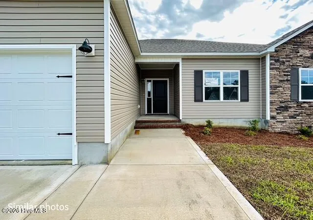 Photo 2 of Single family home for sale at 303 Wrenview Ct, Jacksonville, NC 28546 | MLS# 100595402 | Listing updated on 2026-09-11