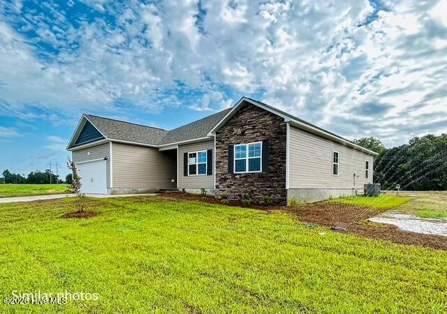 Photo 3 of Single family home for sale at 303 Wrenview Ct, Jacksonville, NC 28546 | MLS# 100595402 | Listing updated on 2026-09-22