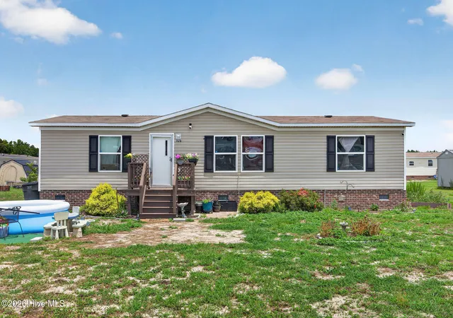 Homes for sale in Warsaw, NC | 109 Dogwood Cir, Warsaw, NC 28398 | MLS# 100584296