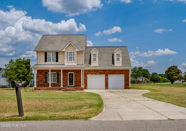 Photo 1 of Single family home for sale at 400 Cedar Lake Ln, Clinton, NC 28328 | MLS# 100600201 | Listing updated on 2026-08-31