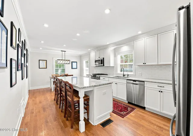 Photo 4 of Single family home for sale at 512 Middle St, New Bern, NC 28560 | MLS# 100593015 | Listing updated on 2026-09-13