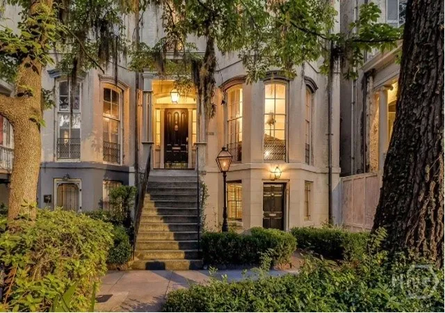 Homes for sale in Savannah, GA | 118 E Gaston St, Savannah, GA 31401 | MLS# SA346755