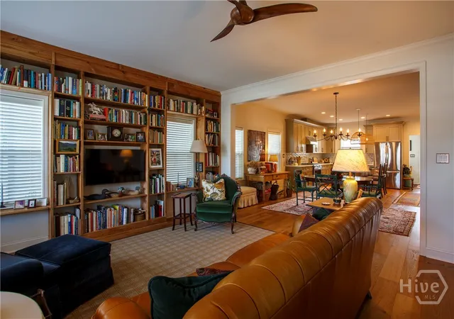 Homes for sale in Savannah, GA | 919 E E Waldburg St, Savannah, GA 31401 | MLS# SA347399