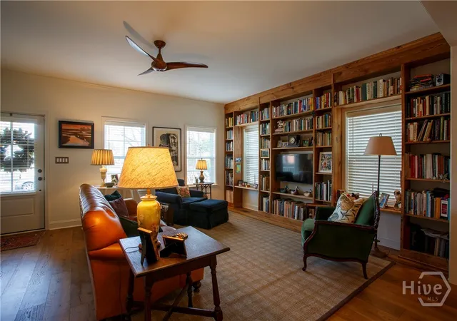 Homes for sale in Savannah, GA | 919 E E Waldburg St, Savannah, GA 31401 | MLS# SA347399