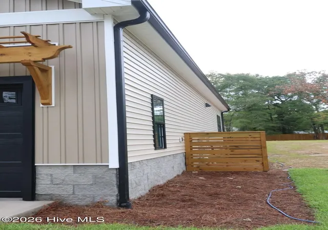 Photo 3 of Single family home for sale at 695 Stone Ridge Rd Sw, Supply, NC 28462 | MLS# 100593081 | Listing updated on 2026-09-23