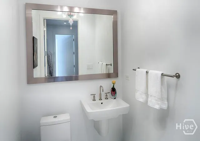 Homes for sale in Savannah, GA | 316 E State St #3B, Savannah, GA 31401 | MLS# SA354917