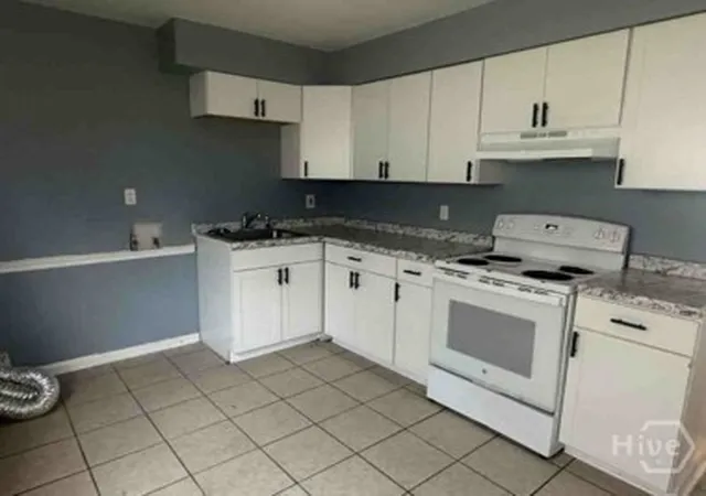 Listing Photo 5 - Condo for sale in building located at 2511 Oak Forest Dr, Savannah, GA 31404