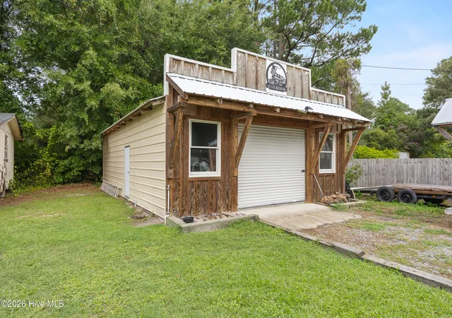 Photo 3 of Single family home for sale at 304 W Stanford St, Beulaville, NC 28518 | MLS# 100599681 | Listing updated on 2026-09-14