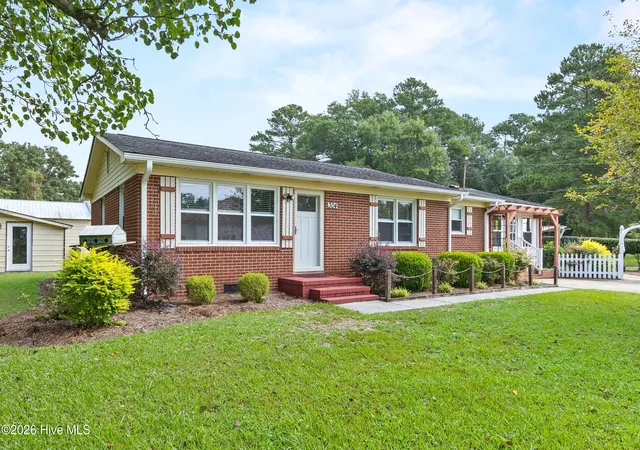 Single family home for sale at 304 W Stanford St, Beulaville, NC 28518 | MLS# 100599681