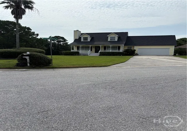 Photo 2 of Single family home for sale at 102 Stonebridge Ln, Savannah, GA 31410 | MLS# SA362519 | Listing updated on 2026-08-18
