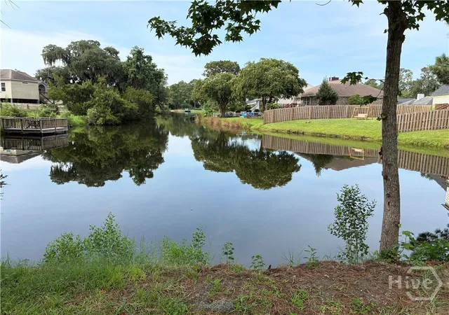Photo 3 of Single family home for sale at 102 Stonebridge Ln, Savannah, GA 31410 | MLS# SA362519 | Listing updated on 2026-09-28