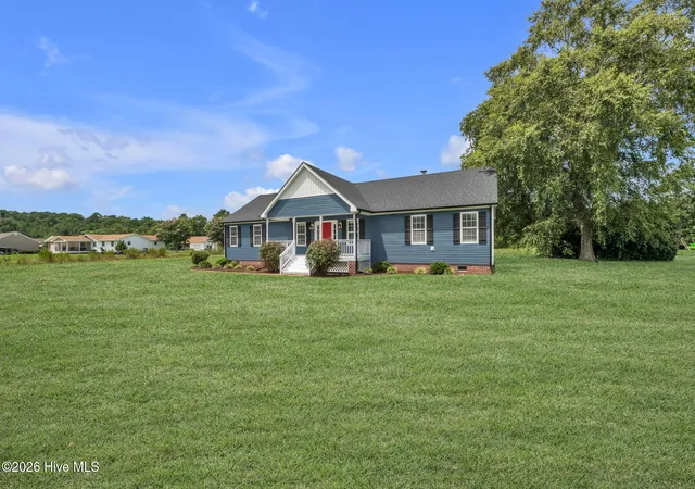 Photo 3 of Single family home for sale at 332 S End Rd, Knotts Island, NC 27950 | MLS# 100593557 | Listing updated on 2026-10-05