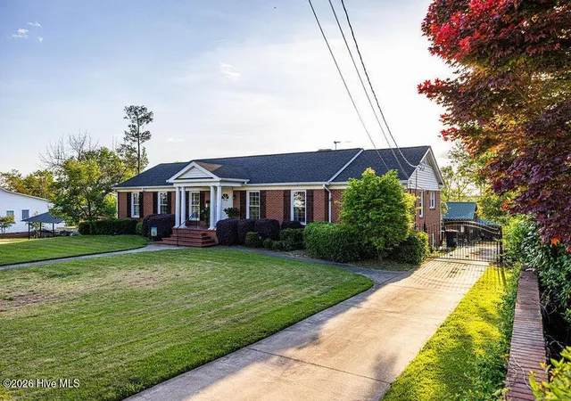 Photo 1 of Single family home for sale at 1006 S Lake Ave, North Augusta, SC 29841 | MLS# 100580374 | Listing updated on 2026-08-18