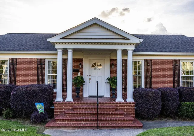 Photo 2 of Single family home for sale at 1006 S Lake Ave, North Augusta, SC 29841 | MLS# 100580374 | Listing updated on 2026-08-18