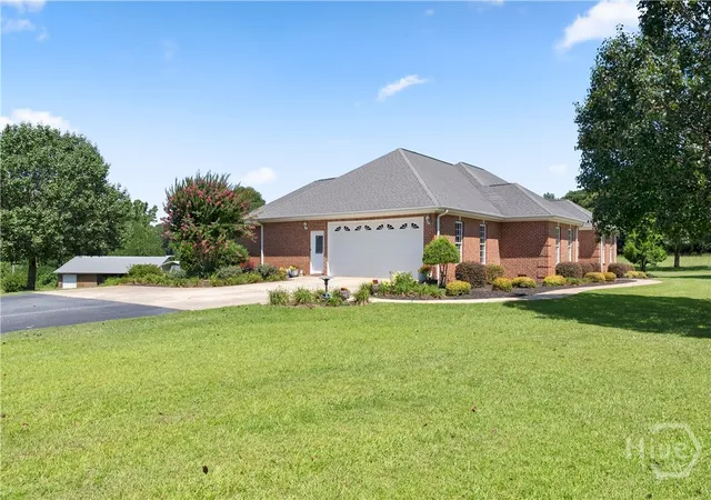 Photo 3 of Single family home for sale at 1121 Beacon Light Rd, Hartwell, GA 30634 | MLS# CL359003 | Listing updated on 2026-08-26