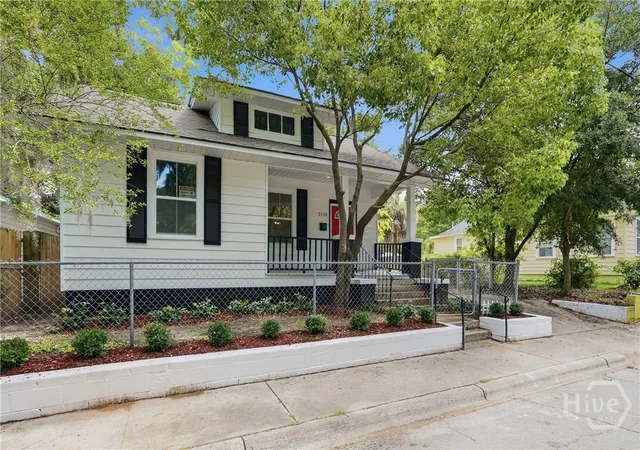 Photo 1 of Single family home for sale at 2110 Tennessee Ave, Savannah, GA 31404 | MLS# SA357175 | Listing updated on 2026-08-22