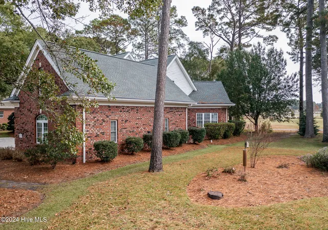 Photo 4 of Single family home for sale at 202 Jones Byrd Ct, Sunset Beach, NC 28468 | MLS# 100475224 | Listing updated on 2026-07-23