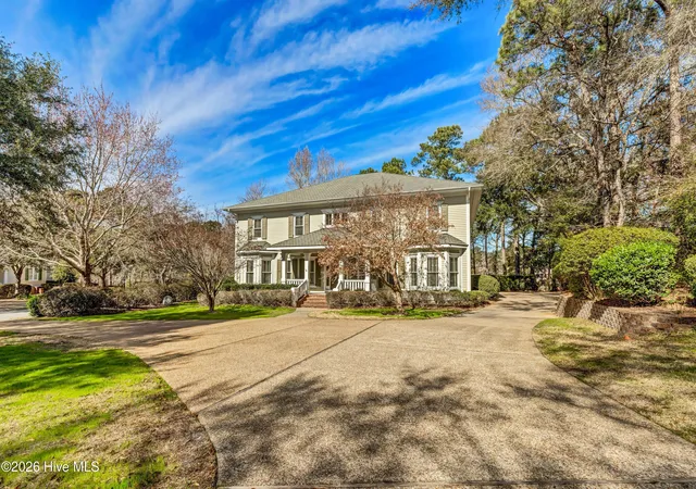 Photo 3 of Single family home for sale at 2201 Pinehurst Pl, Wilmington, NC 28405 | MLS# 100556623 | Listing updated on 2026-08-18