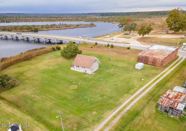 Single family home for sale at 110 Wetherington Landing Rd, Stella, NC 28582 | MLS# 100477156