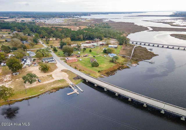 Photo 3 of Single family home for sale at 110 Wetherington Landing Rd, Stella, NC 28582 | MLS# 100477156 | Listing updated on 2026-09-30
