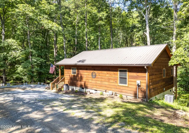 Photo 3 of Single family home for sale at 132 Lanes Way, Murphy, NC 28906 | MLS# 100593695 | Listing updated on 2026-08-18
