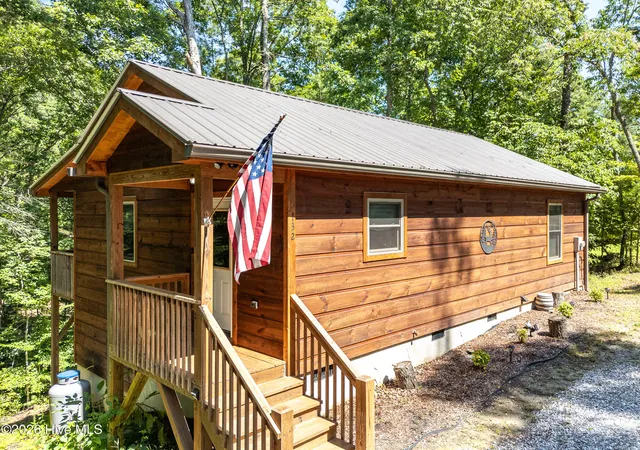 Photo 4 of Single family home for sale at 132 Lanes Way, Murphy, NC 28906 | MLS# 100593695 | Listing updated on 2026-08-18