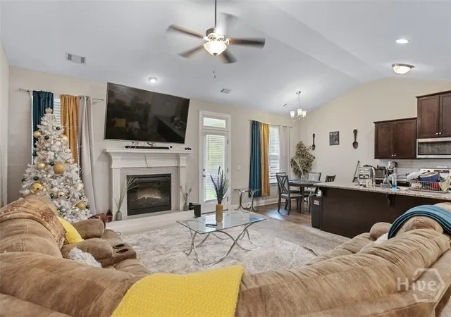 Photo 4 of Single family home for sale at 305 Coconut Dr, Bloomingdale, GA 31302 | MLS# SA363330 | Listing updated on 2026-10-20