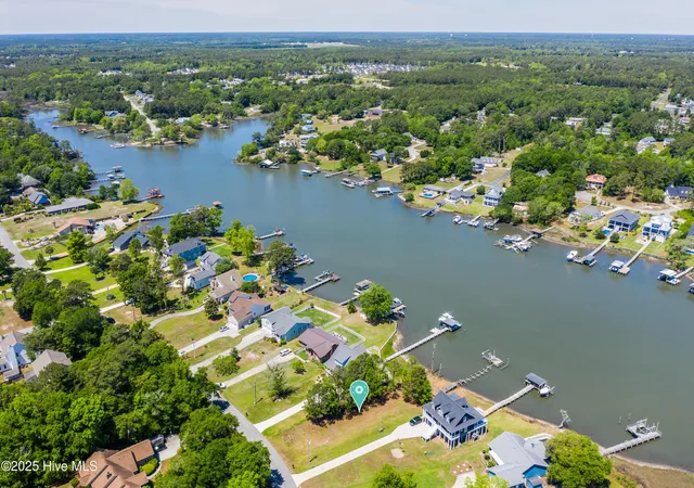 3rd image of 527 Chadwick Shores Dr, Sneads Ferry, NC 28460 | MLS# 100557496