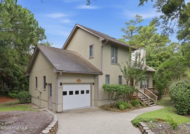 Photo 1 of Single family home for sale at 203 Lagoon Ct, Emerald Isle, NC 28594 | MLS# 100595616 | Listing updated on 2026-08-18