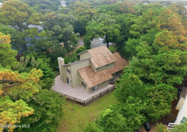 Photo 3 of Single family home for sale at 203 Lagoon Ct, Emerald Isle, NC 28594 | MLS# 100595616 | Listing updated on 2026-10-01