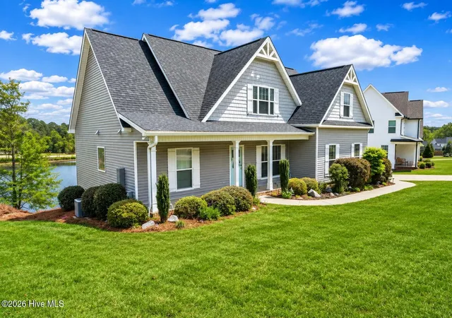 Homes for sale in North Augusta, SC | 325 Dove Lake Dr, North Augusta, SC 29841 | MLS# 100587572