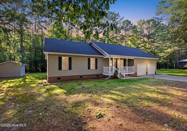 Homes for sale in South Mills, NC | 104 Robin Dr, South Mills, NC 27976 | MLS# 100578475