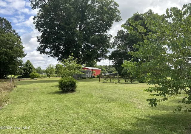 Photo 3 of Single family home for sale at 1262 Richardson Rd, Bladenboro, NC 28320 | MLS# 100578339 | Listing updated on 2026-08-22