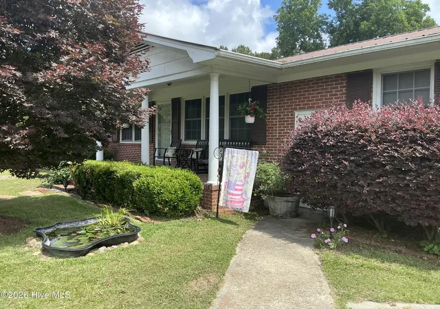 Photo 4 of Single family home for sale at 1262 Richardson Rd, Bladenboro, NC 28320 | MLS# 100578339 | Listing updated on 2026-08-22