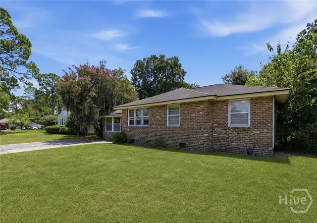 Photo 3 of Single family home for sale at 2359 Pinetree Rd, Savannah, GA 31404 | MLS# SA361222 | Listing updated on 2026-09-23