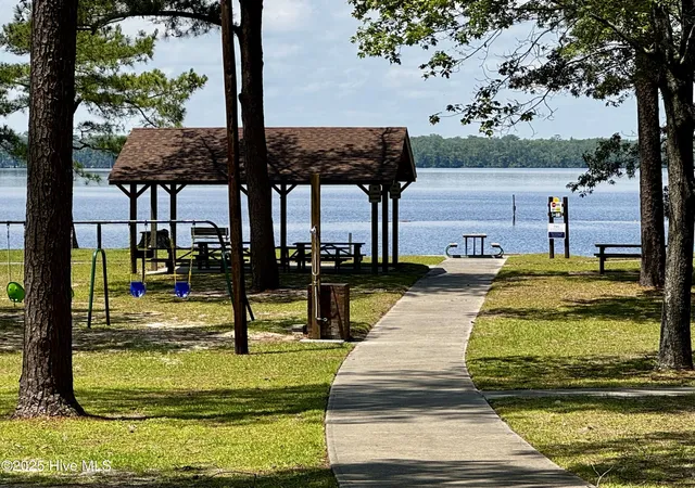 5th image of 109-113 Iowa Trl, Edenton, NC 27932 | MLS# 100508128