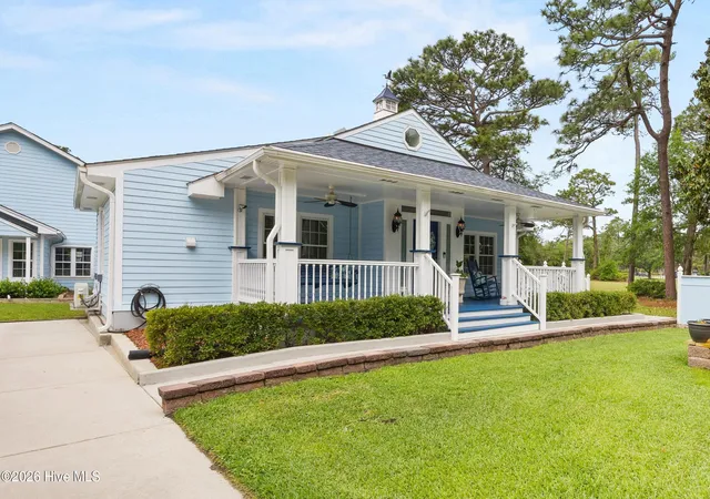 Photo 3 of House for sale at 1988 W Lake Shore Dr, Wilmington, NC 28401 | MLS# 100596128 | Listing updated on 2026-08-18