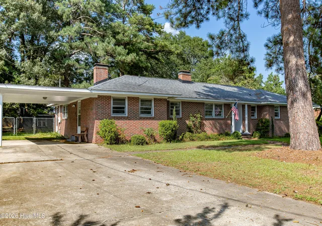 Photo 2 of Single family home for sale at 807 E Holly St, Goldsboro, NC 27530 | MLS# 100586846 | Listing updated on 2026-10-02