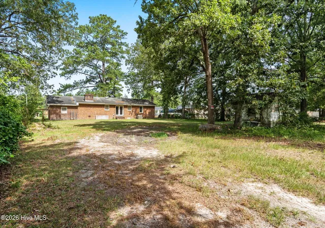 Photo 30 of Single family home for sale at 402 5th Street, Bladenboro, NC 28320 | MLS# 100591499 | Listing updated on 2026-08-29