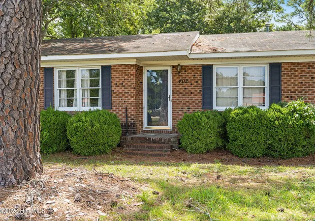 Photo 5 of Single family home for sale at 402 5th Street, Bladenboro, NC 28320 | MLS# 100591499 | Listing updated on 2026-08-29