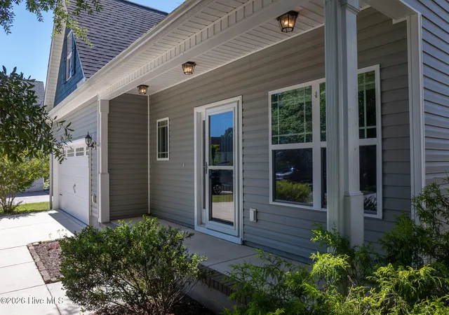 Photo 3 of Single family home for sale at 211 Derby Downs Dr, Sneads Ferry, NC 28460 | MLS# 100575285 | Listing updated on 2026-08-18
