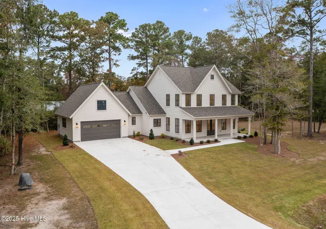 Photo 1 of Single family home for sale at 135 Indian Trl, Beaufort, NC 28516 | MLS# 100540986 | Listing updated on 2026-09-13