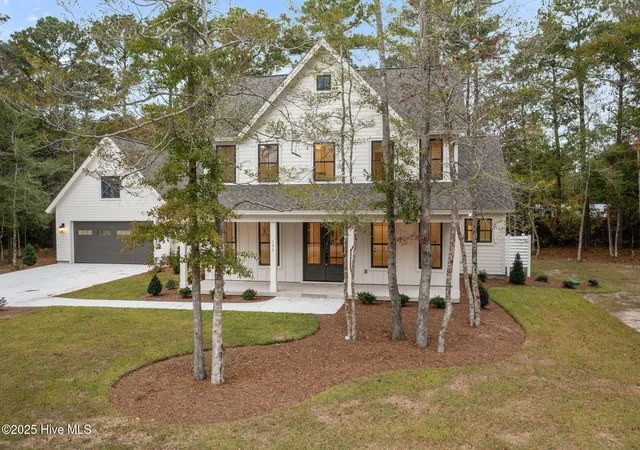 Photo 2 of Single family home for sale at 135 Indian Trl, Beaufort, NC 28516 | MLS# 100540986 | Listing updated on 2026-09-13