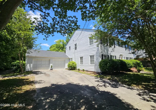 Photo 3 of Single family home for sale at 605 W Cutchin St, Clinton, NC 28328 | MLS# 100574202 | Listing updated on 2026-08-18