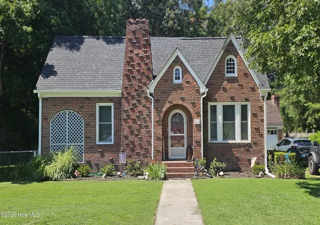 Photo 1 of Single family home for sale at 301 W Jackson St, Rich Square, NC 27869 | MLS# 100592647 | Listing updated on 2026-08-18