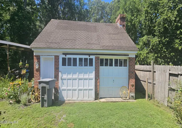 Photo 2 of Single family home for sale at 301 W Jackson St, Rich Square, NC 27869 | MLS# 100592647 | Listing updated on 2026-08-18