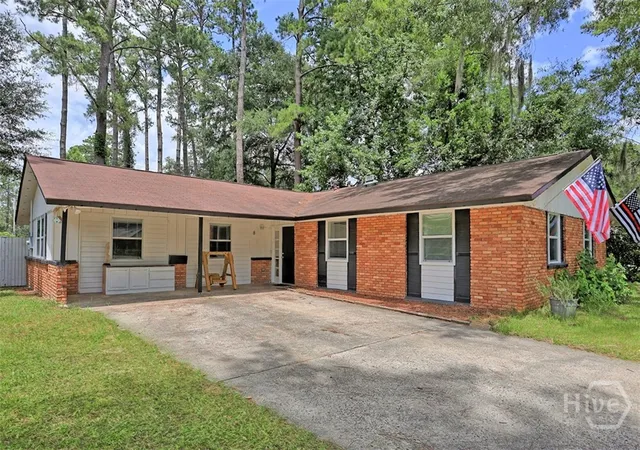 Homes for sale in Savannah, GA | 8 Hillyer Dr, Savannah, GA 31406 | MLS# SA358659