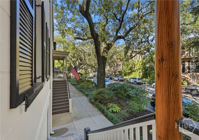 Homes for sale in Savannah, GA | 215 E Jones St, Savannah, GA 31401 | MLS# SA347198